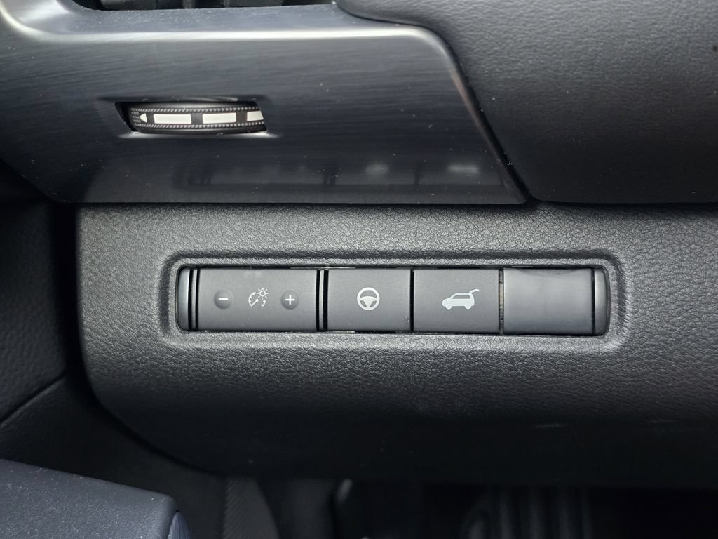 Used 2025 Nissan Pathfinder Rock Creek AWD/4WD image 23