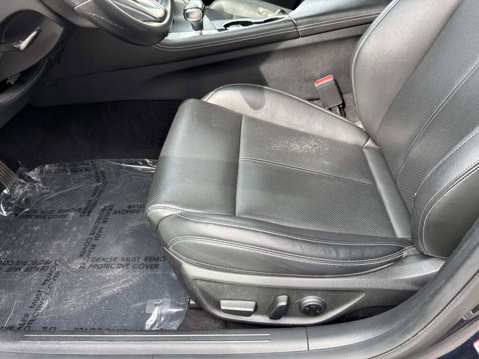 Used 2023 Genesis G70 2.0T RWD image 15