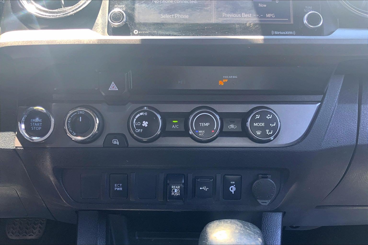 Used 2020 Toyota Tacoma TRD Sport AWD/4WD image 37