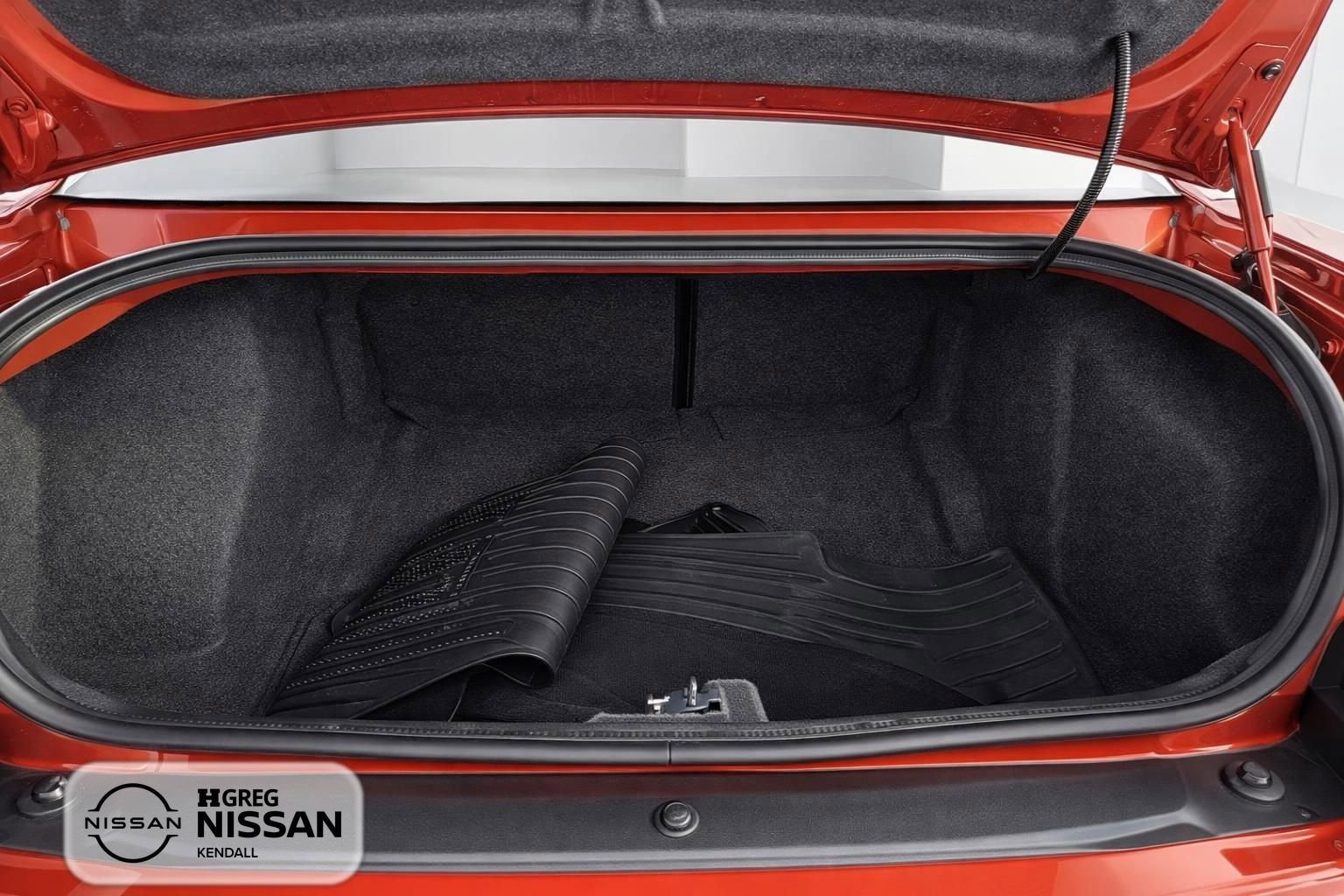 Used 2021 Dodge Challenger SXT image 11