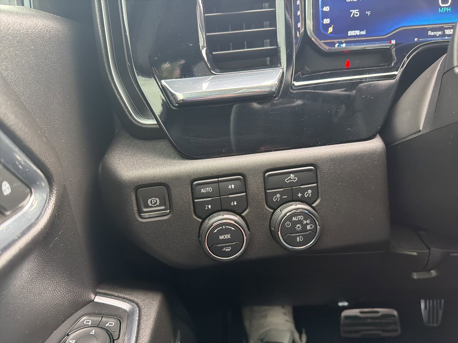 Used 2024 Chevrolet Silverado 1500 RST w/ Convenience Package II image 18