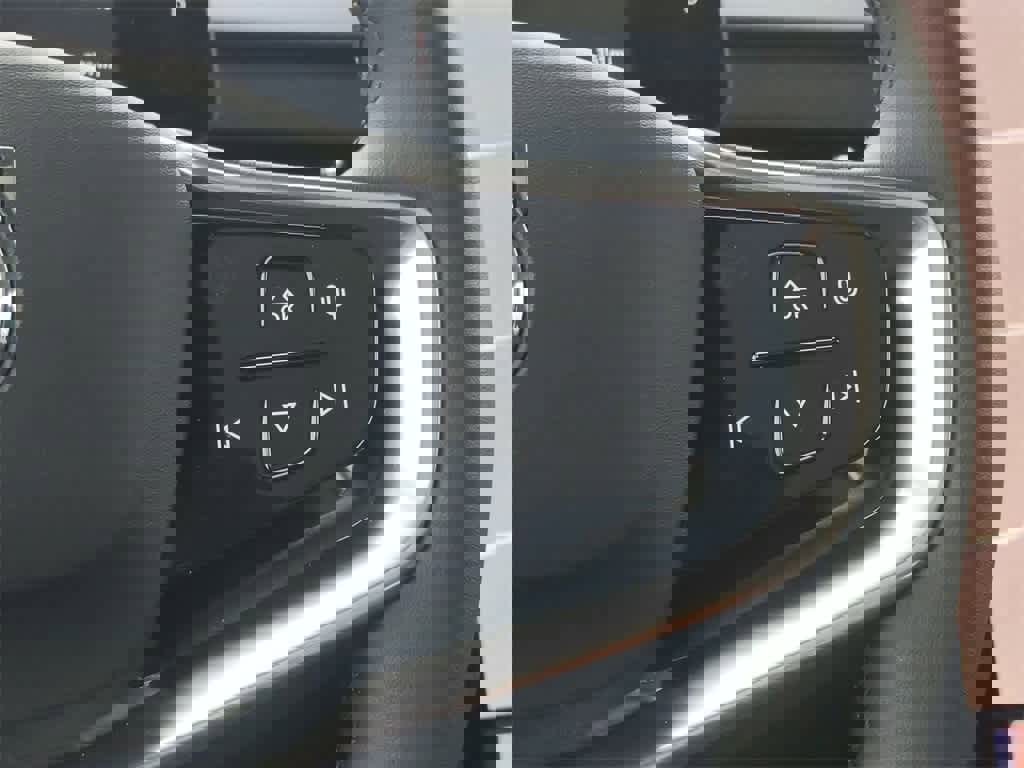 New 2025 Volvo EX90 Plus image 23