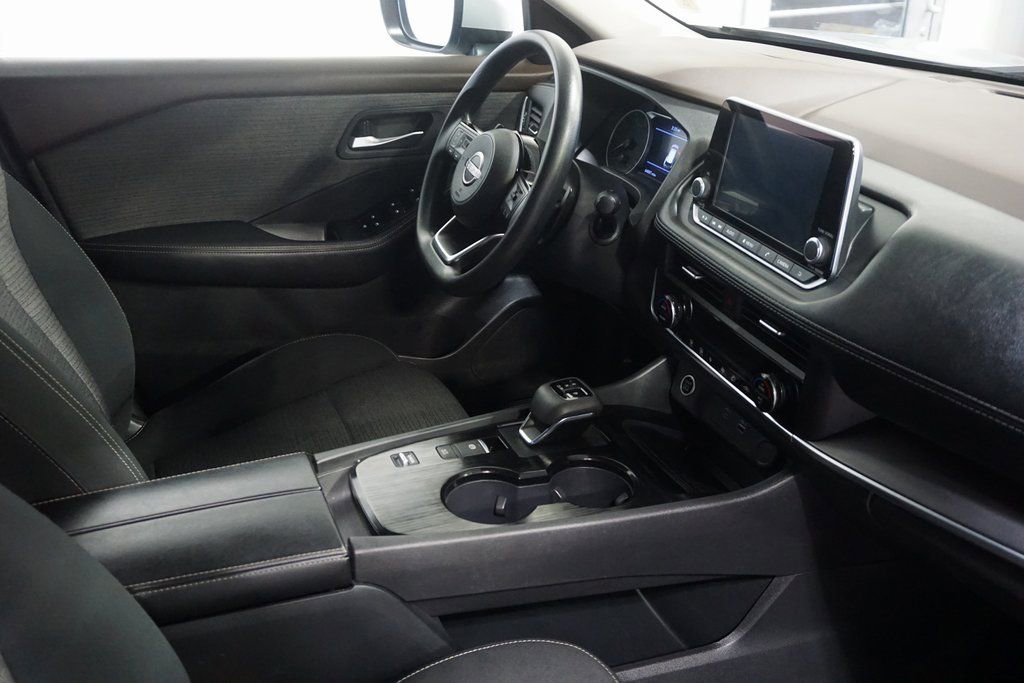 Used 2023 Nissan Rogue SV image 25