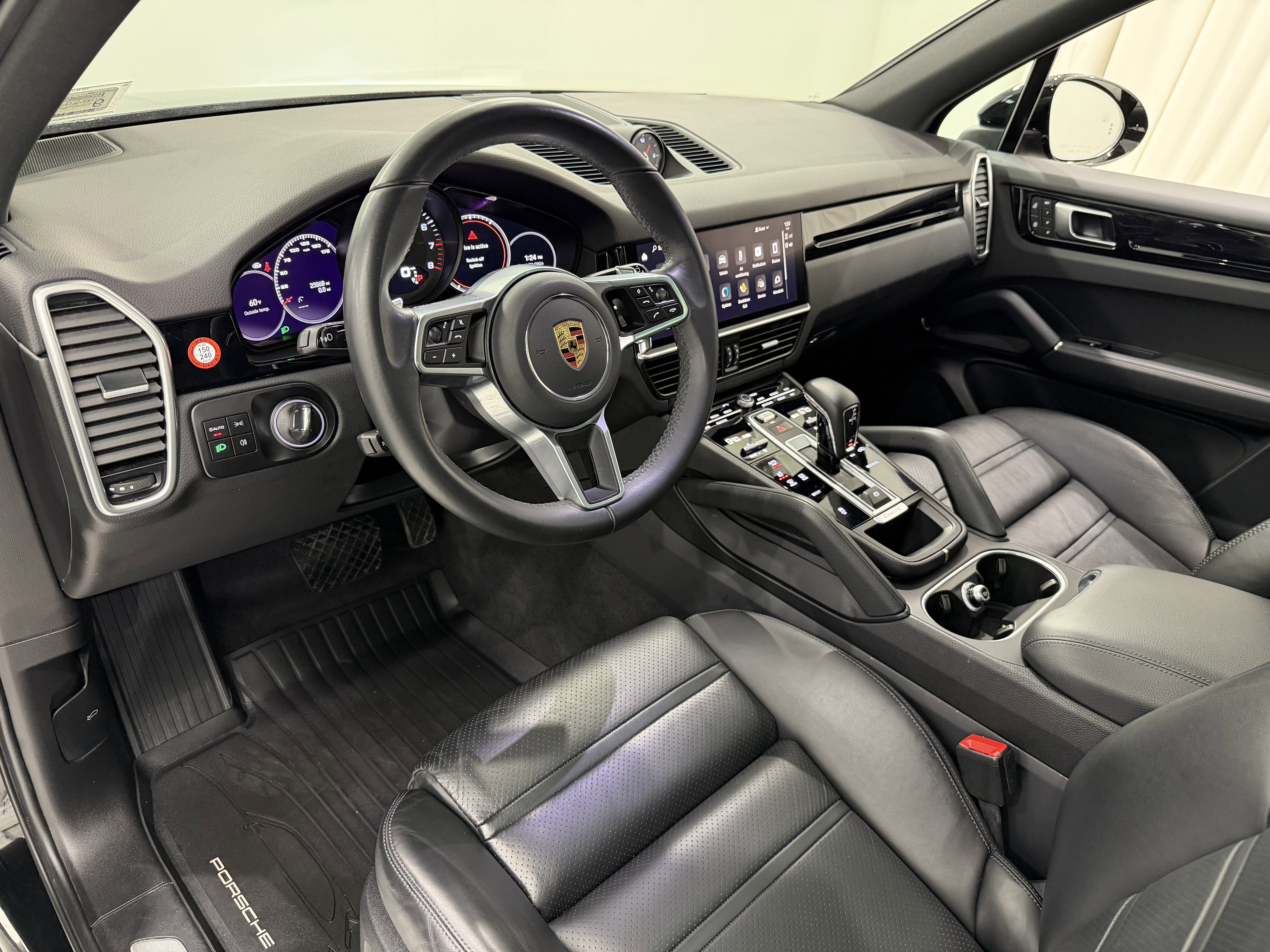 Certified 2023 Porsche Cayenne AWD/4WD image 4