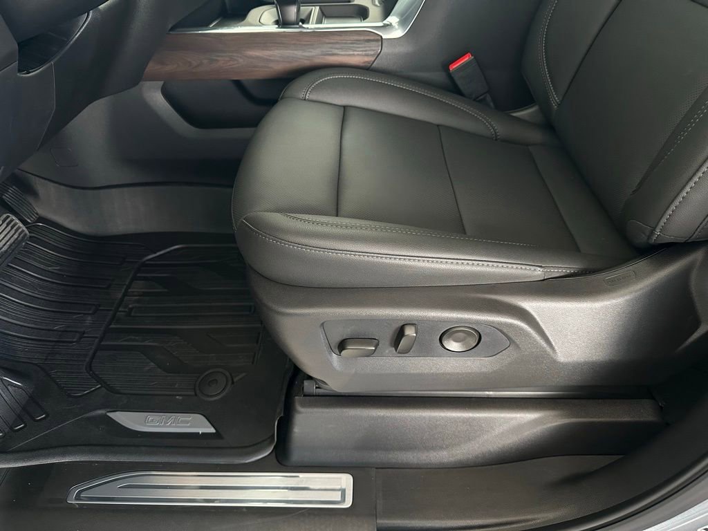 New 2026 GMC Sierra 1500 SLT w/ SLT Premium Package image 11