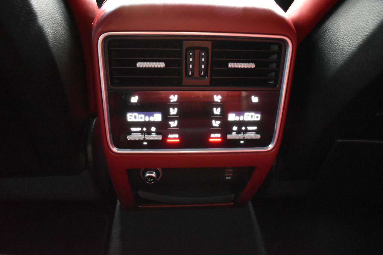 Used 2019 Porsche Cayenne AWD/4WD image 40