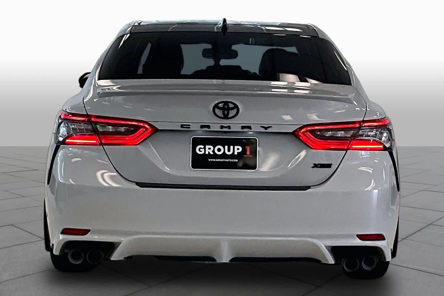 Used 2022 Toyota Camry XSE FWD image 4