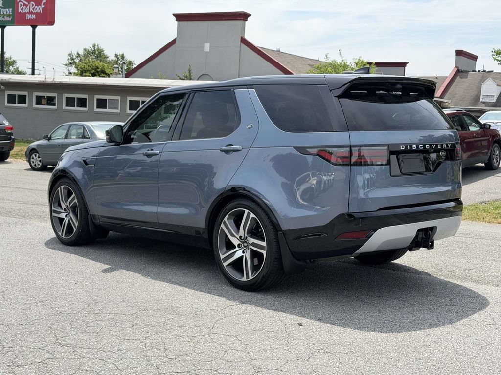 Used 2023 Land Rover Discovery Metropolitan Edition AWD/4WD image 4
