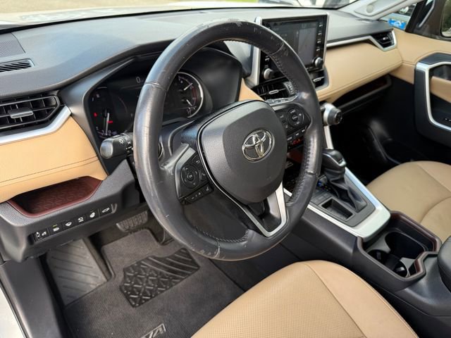Used 2020 Toyota RAV4 Limited image 8