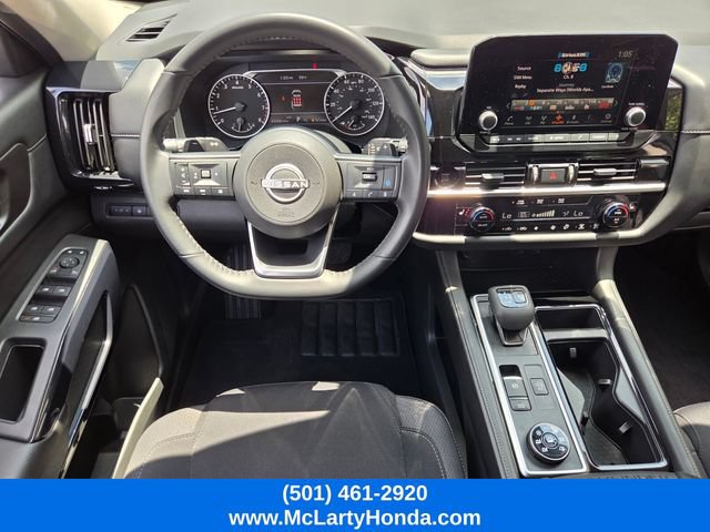 Used 2025 Nissan Pathfinder SV AWD/4WD image 13