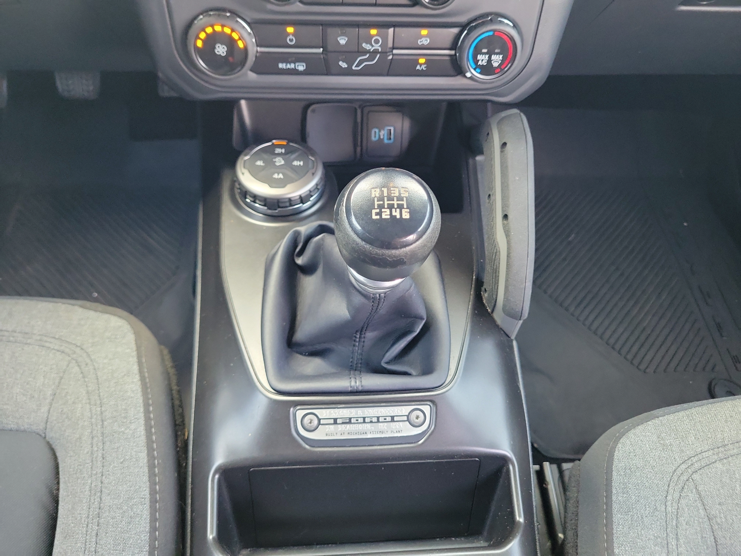 Used 2022 Ford Bronco Big Bend w/ Sasquatch Package AWD/4WD image 26