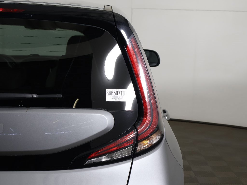 Used 2023 Kia Soul LX w/ LX Technology Package image 15