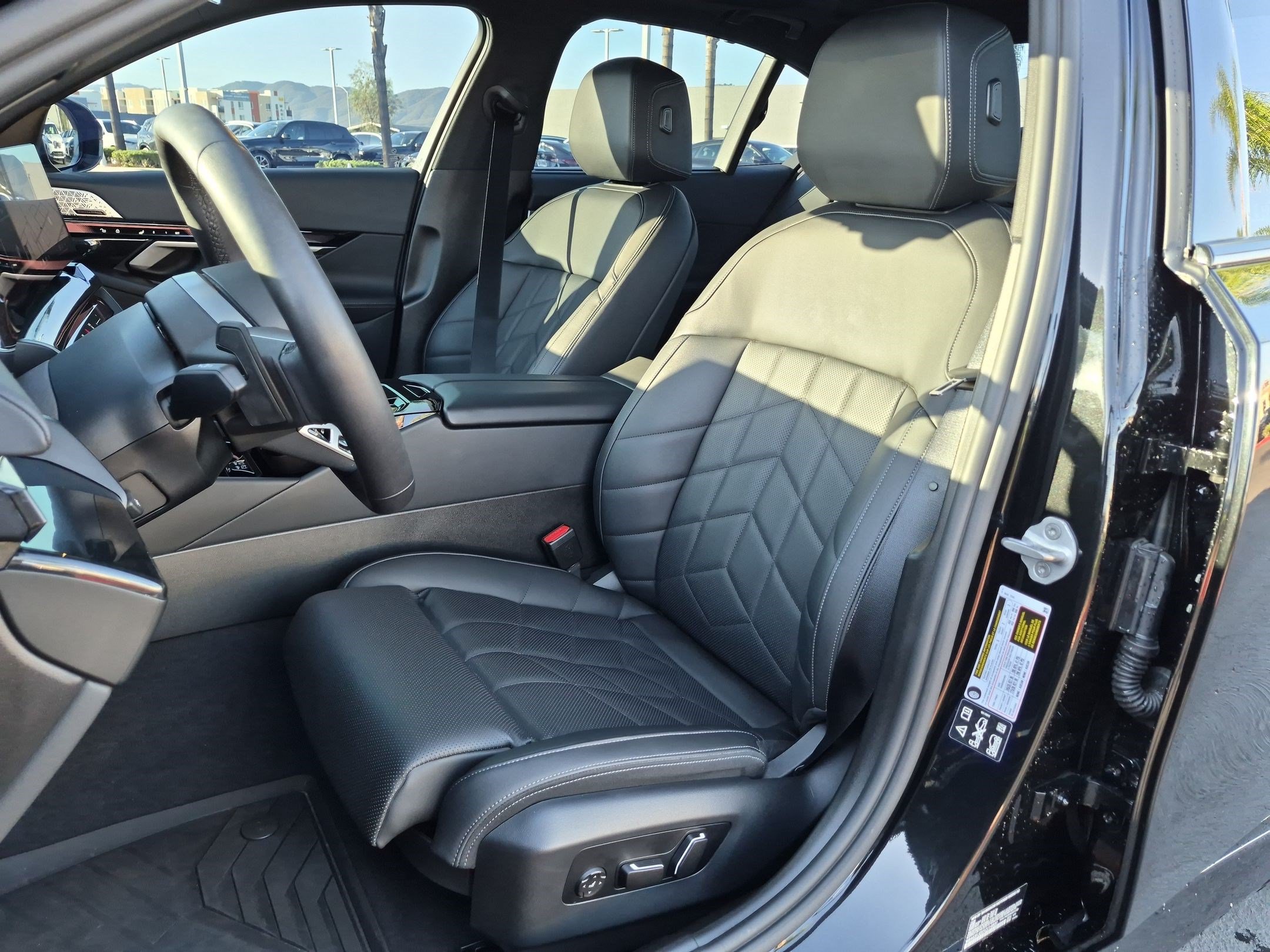 Certified 2025 BMW 540i xDrive w/ Executive Package AWD/4WD image 16