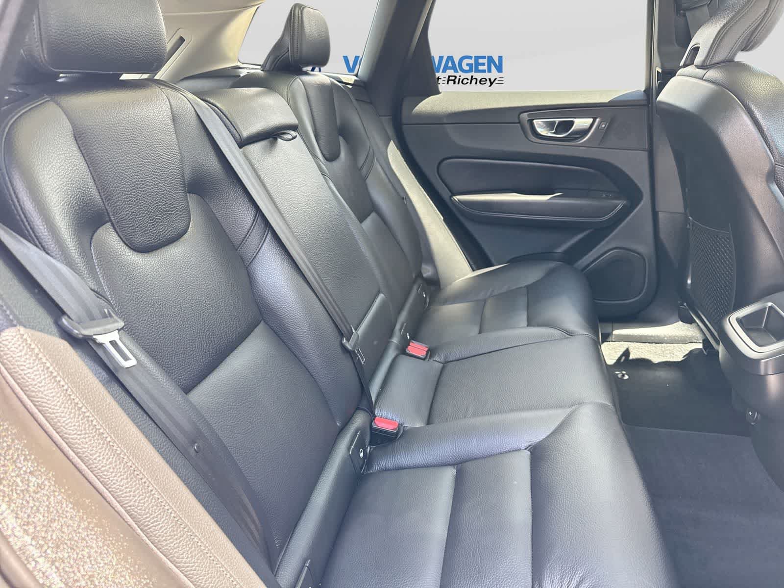 Used 2023 Volvo XC60 B5 Plus w/ Climate Package AWD/4WD image 19