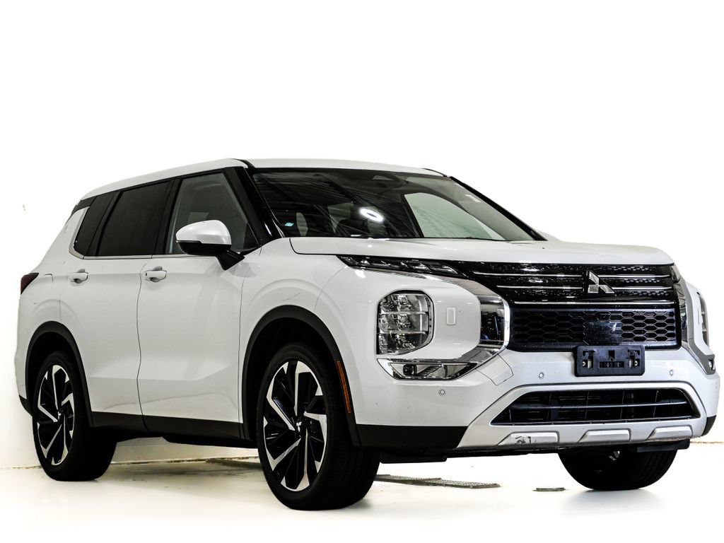 Used 2024 Mitsubishi Outlander SE AWD/4WD image 1