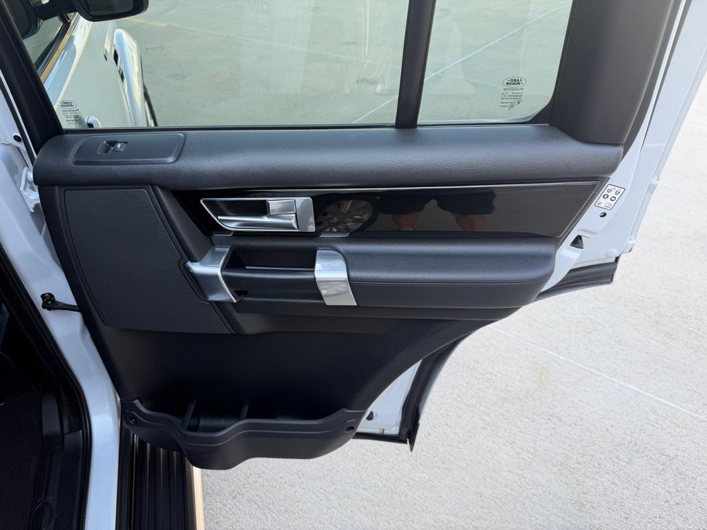 Used 2016 Land Rover LR4 HSE AWD/4WD image 19