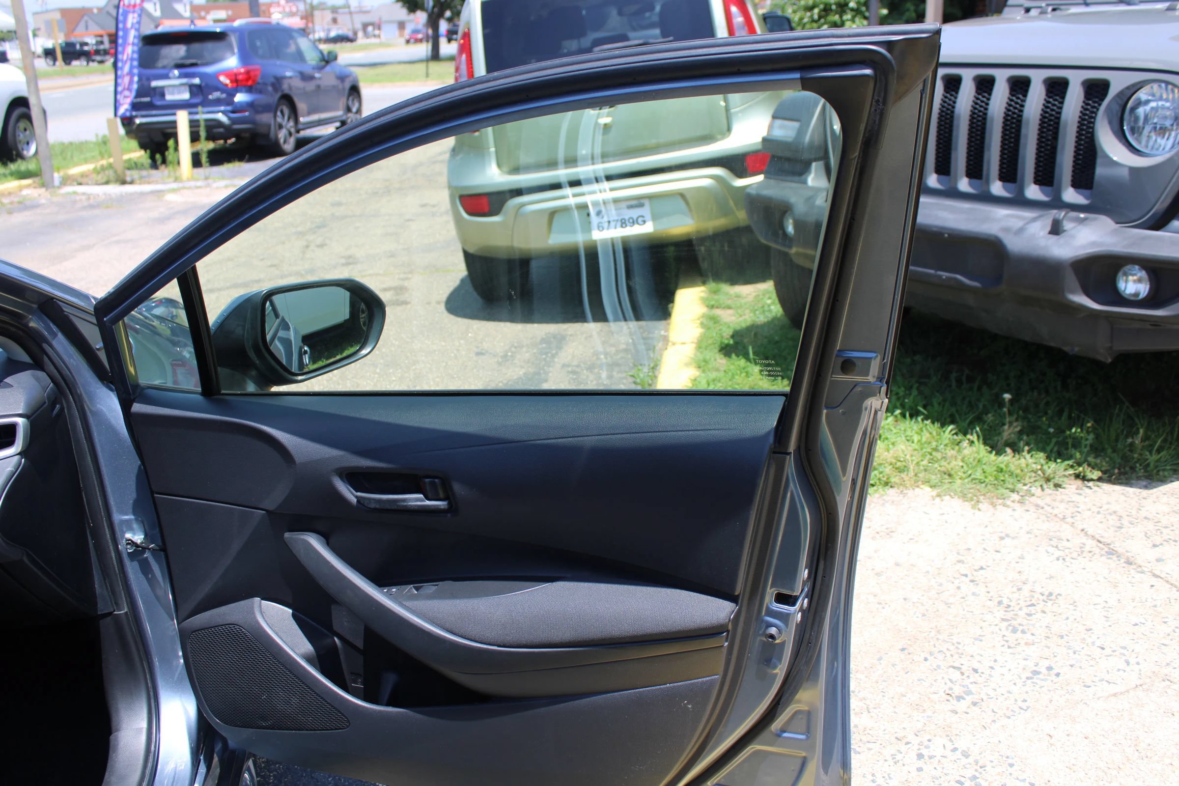 Used 2022 Toyota Corolla LE FWD image 21
