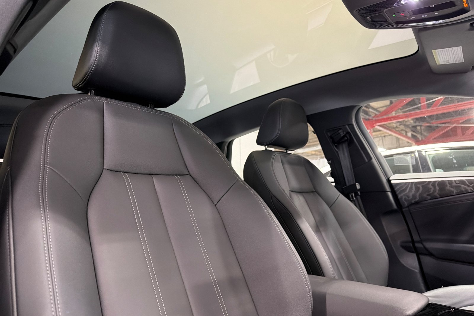 Used 2025 Audi A6 e-tron Premium RWD image 15