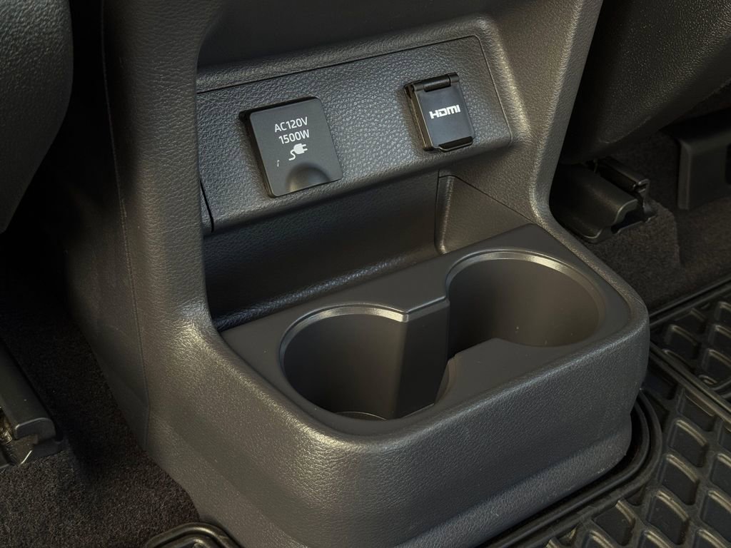 Used 2024 Toyota Sienna XSE image 43