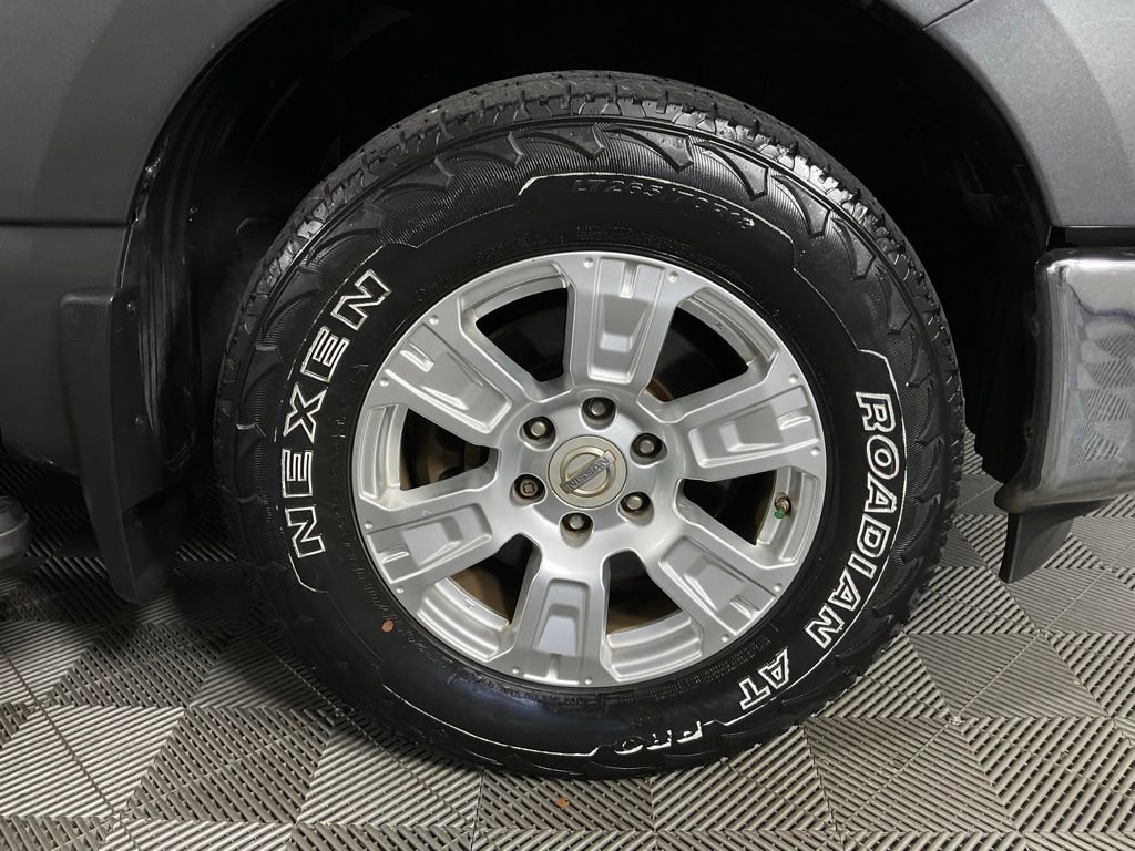 Used 2017 Nissan Titan SV AWD/4WD image 10