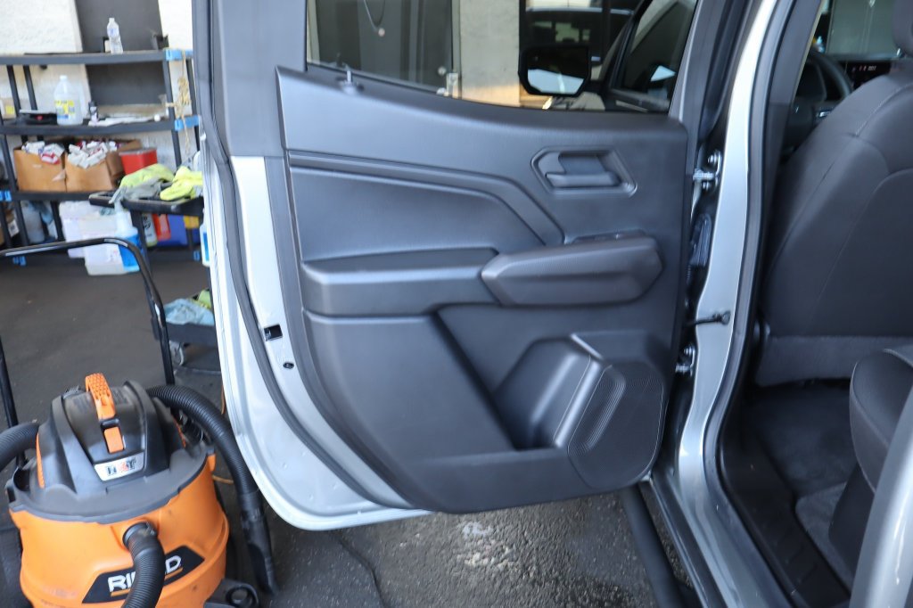 Used 2025 Chevrolet Colorado Trail Boss AWD/4WD image 37
