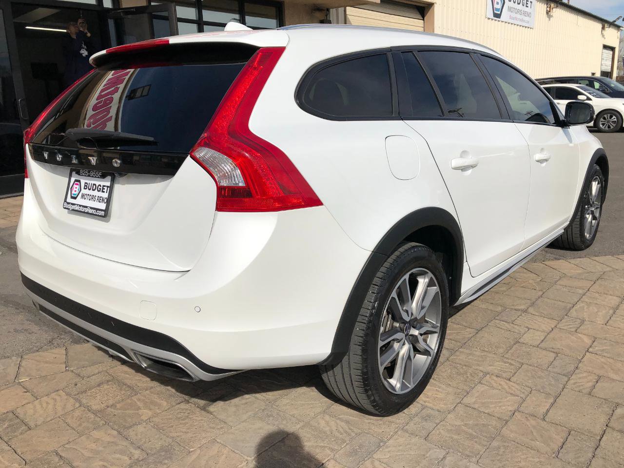Used 2017 Volvo V60 T5 Cross Country w/ Convenience Package image 2