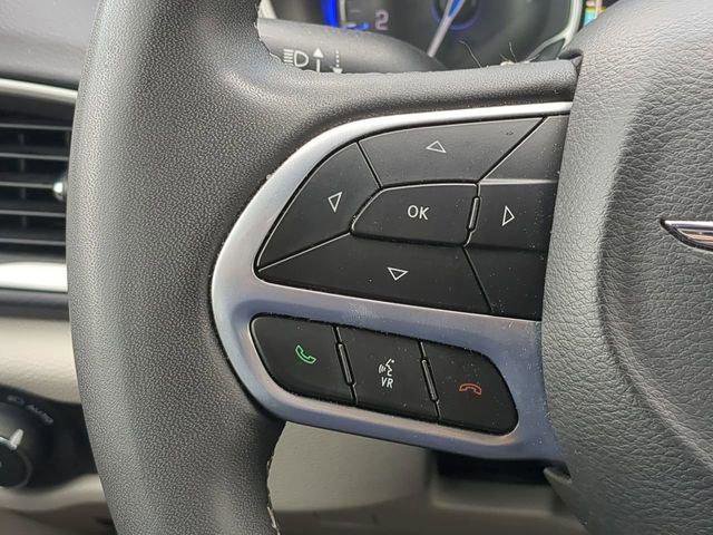 Certified 2023 Chrysler Pacifica Touring-L image 31