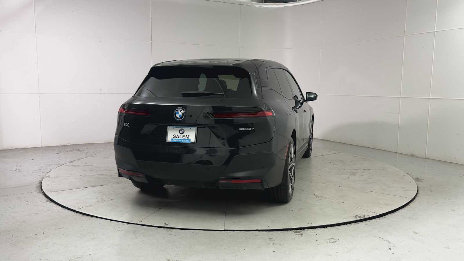 Certified 2024 BMW iX xDrive50 w/ Premium Package AWD/4WD image 2