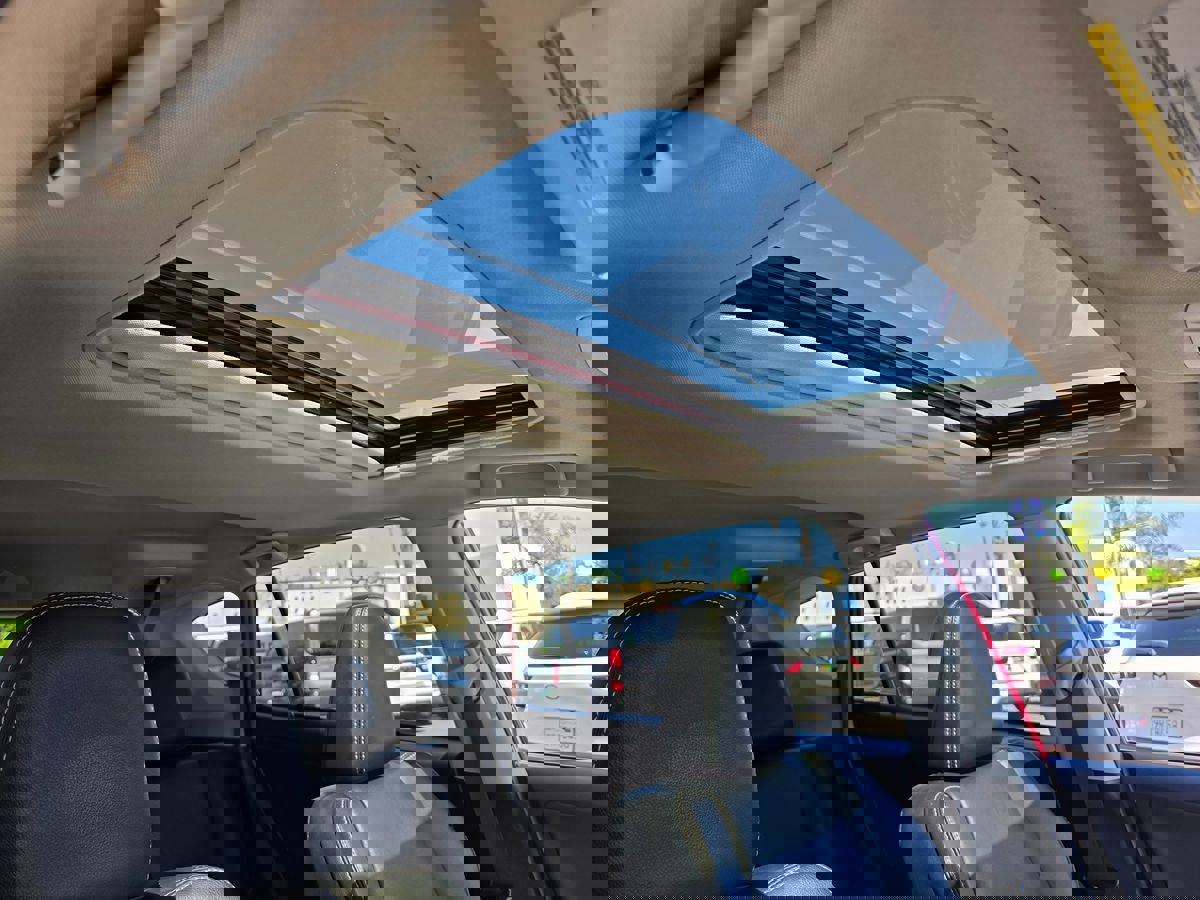 Used 2015 Toyota RAV4 Limited image 13