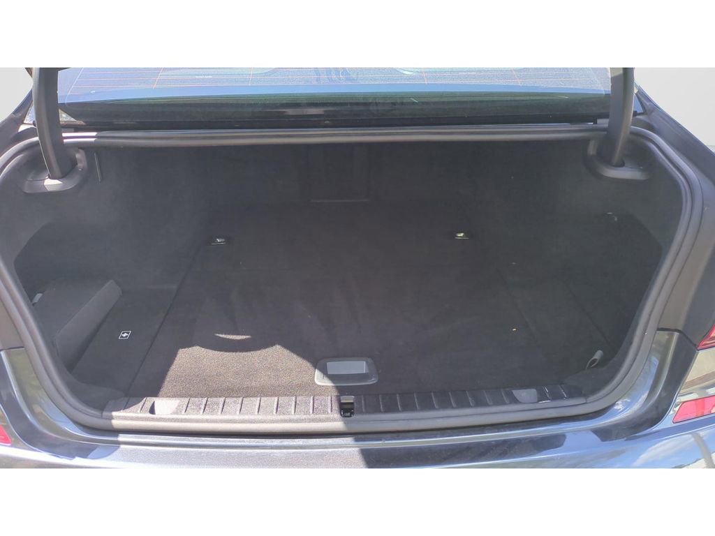 Used 2018 BMW 740e xDrive image 19