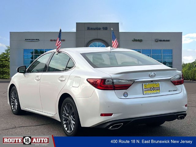 Used 2018 Lexus ES 350 w/ Navigation System Package FWD image 3