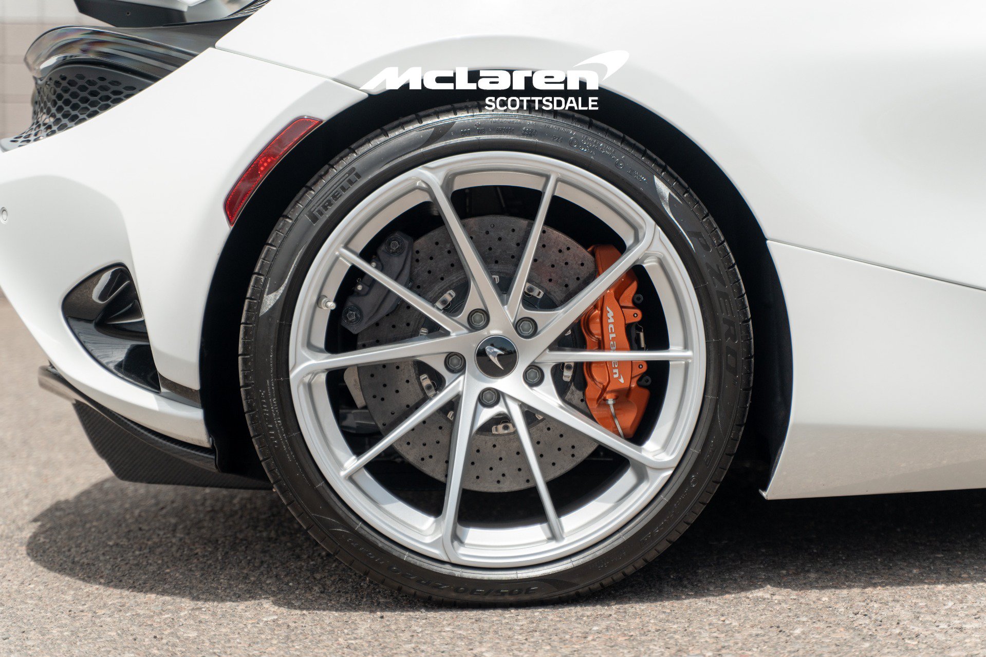 Used 2024 McLaren 750S Spider RWD image 37