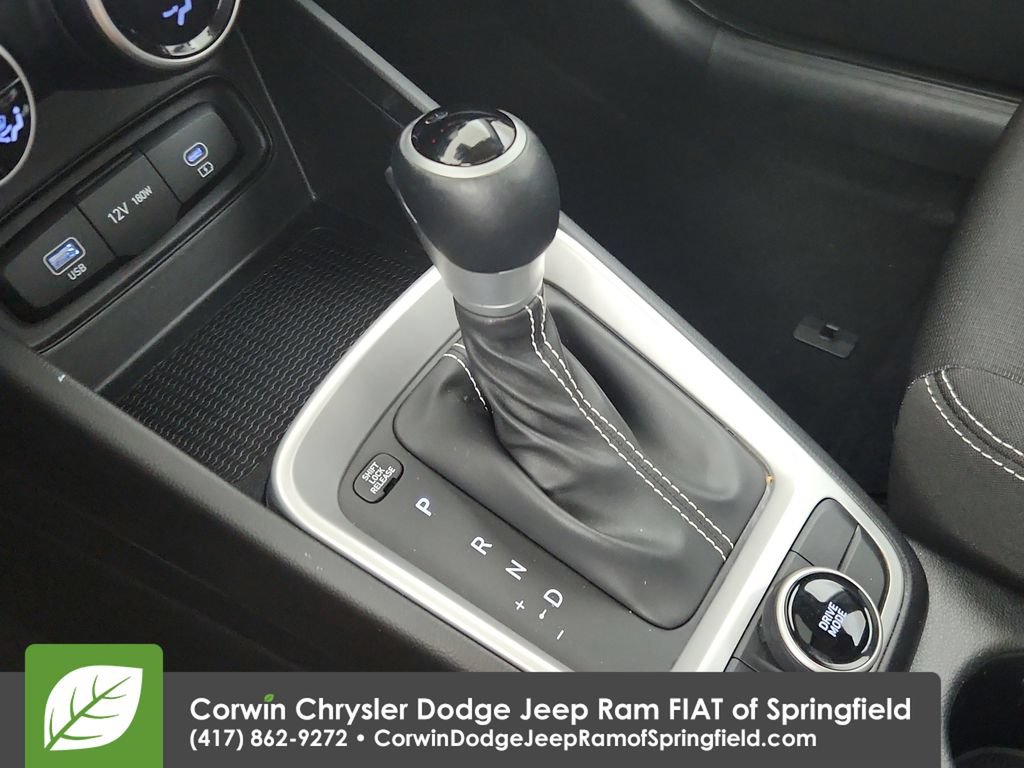 Used 2025 Hyundai Venue SEL FWD image 26
