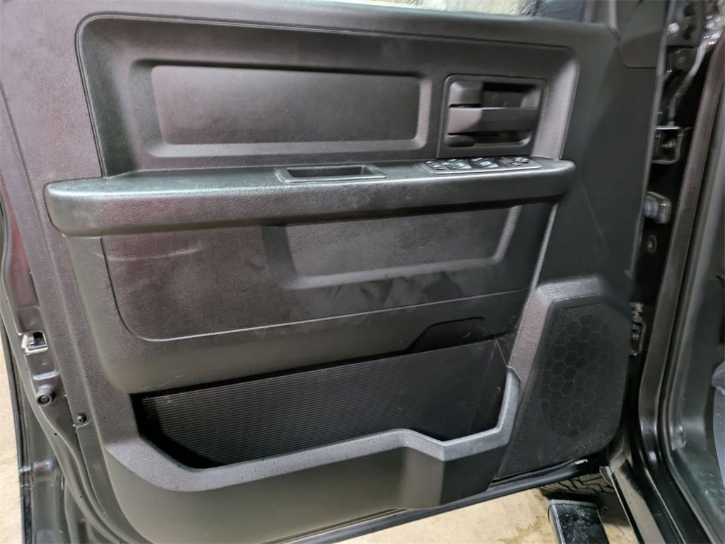 Used 2018 RAM 1500 Express w/ Black Ram 1500 Express Group image 18