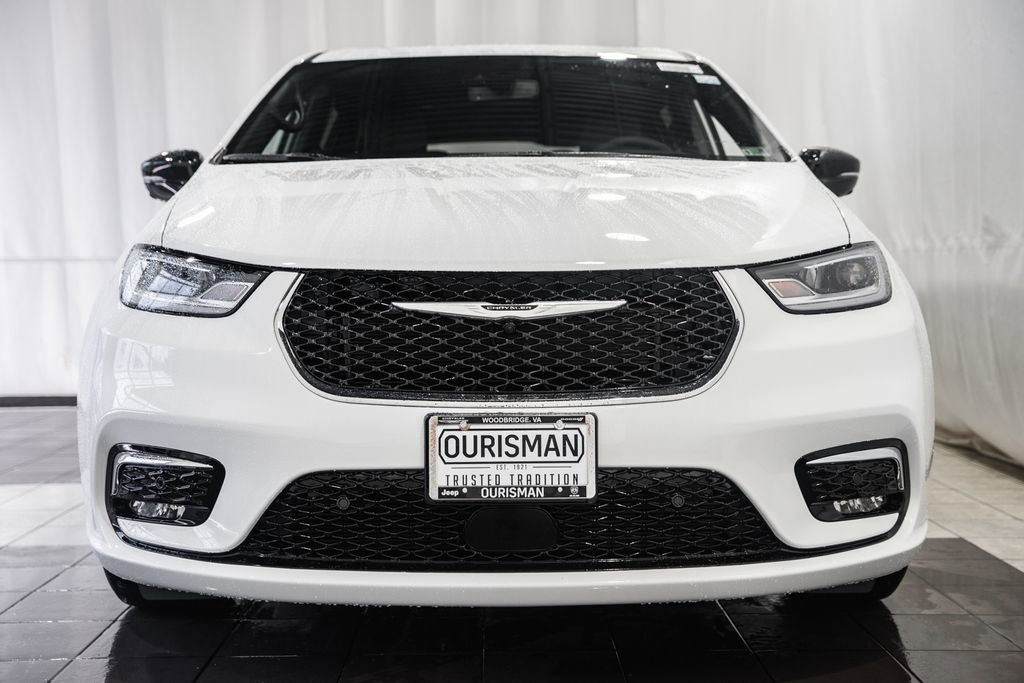 New 2026 Chrysler Pacifica Select image 2