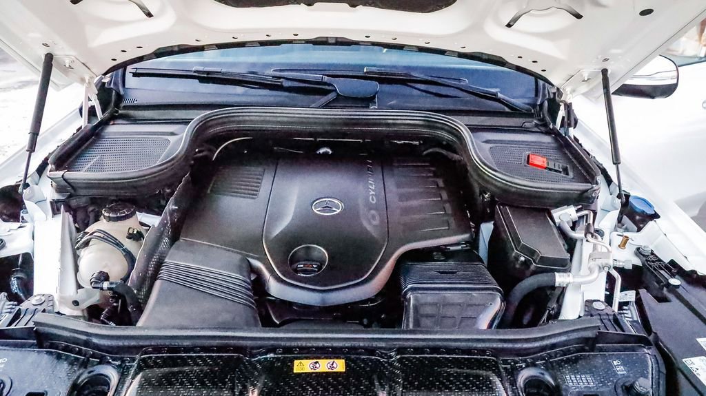 Used 2024 Mercedes-Benz GLS 450 4MATIC image 32