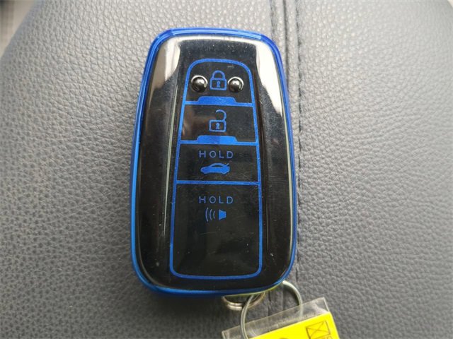 Used 2020 Toyota RAV4 XLE Premium image 33