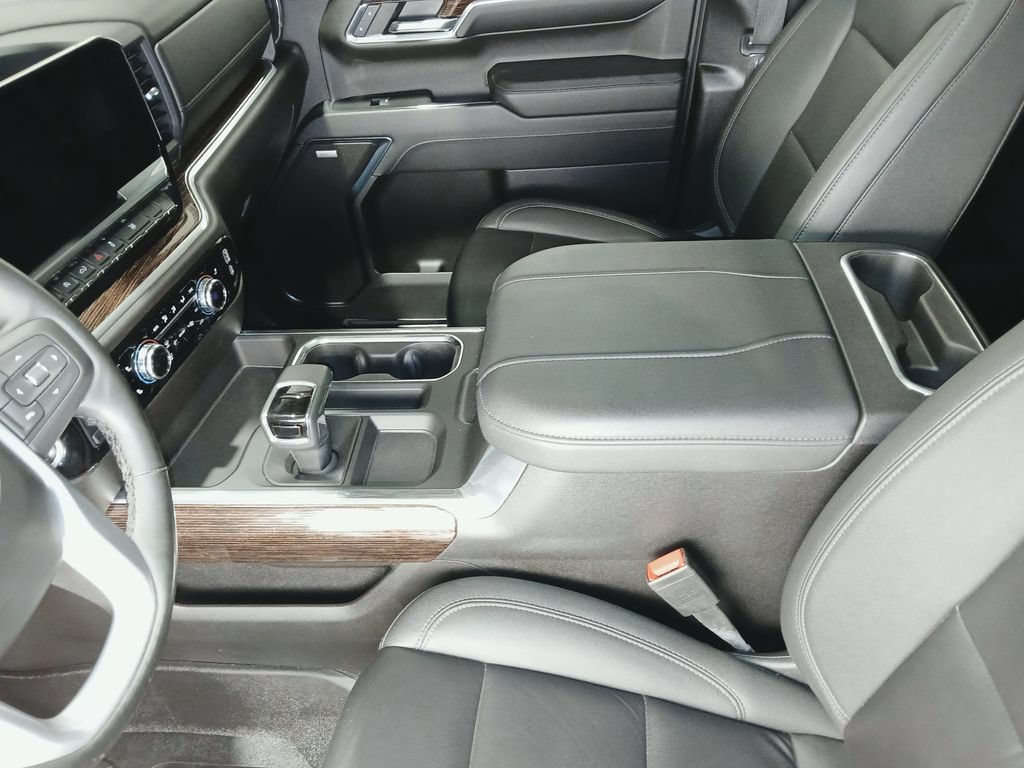 Used 2024 GMC Sierra 1500 Elevation w/ Elevation Premium Package AWD/4WD image 18
