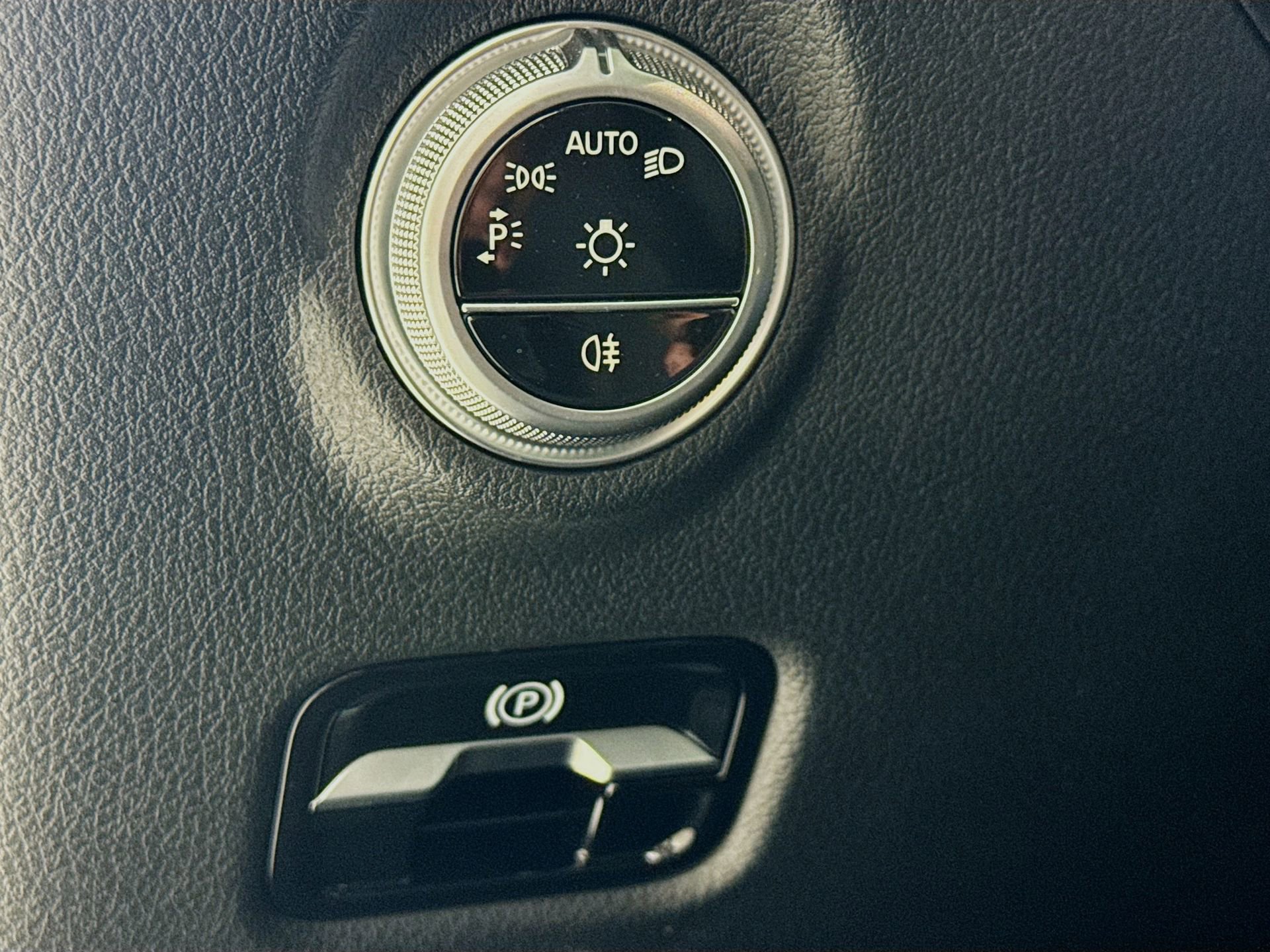 Certified 2025 Mercedes-Benz C 300 Sedan image 11