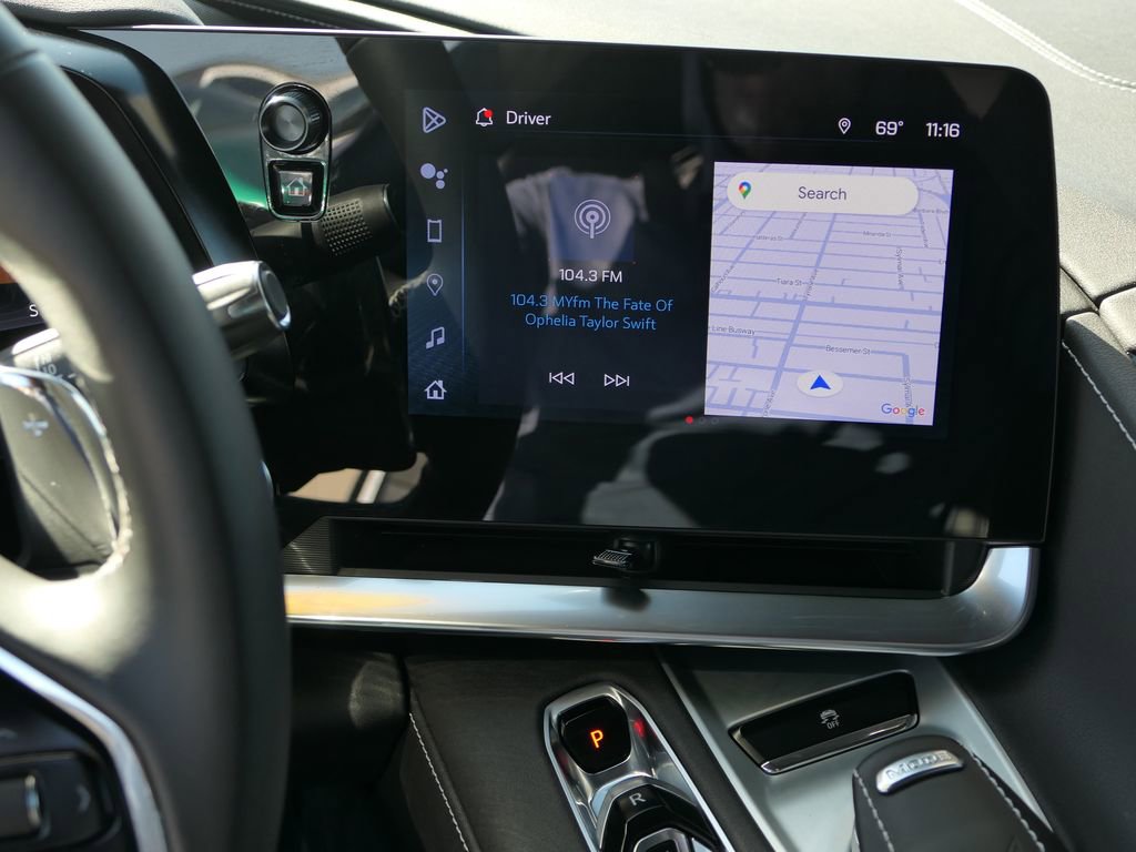 Used 2025 Chevrolet Corvette Stingray Coupe w/ 1LT image 18