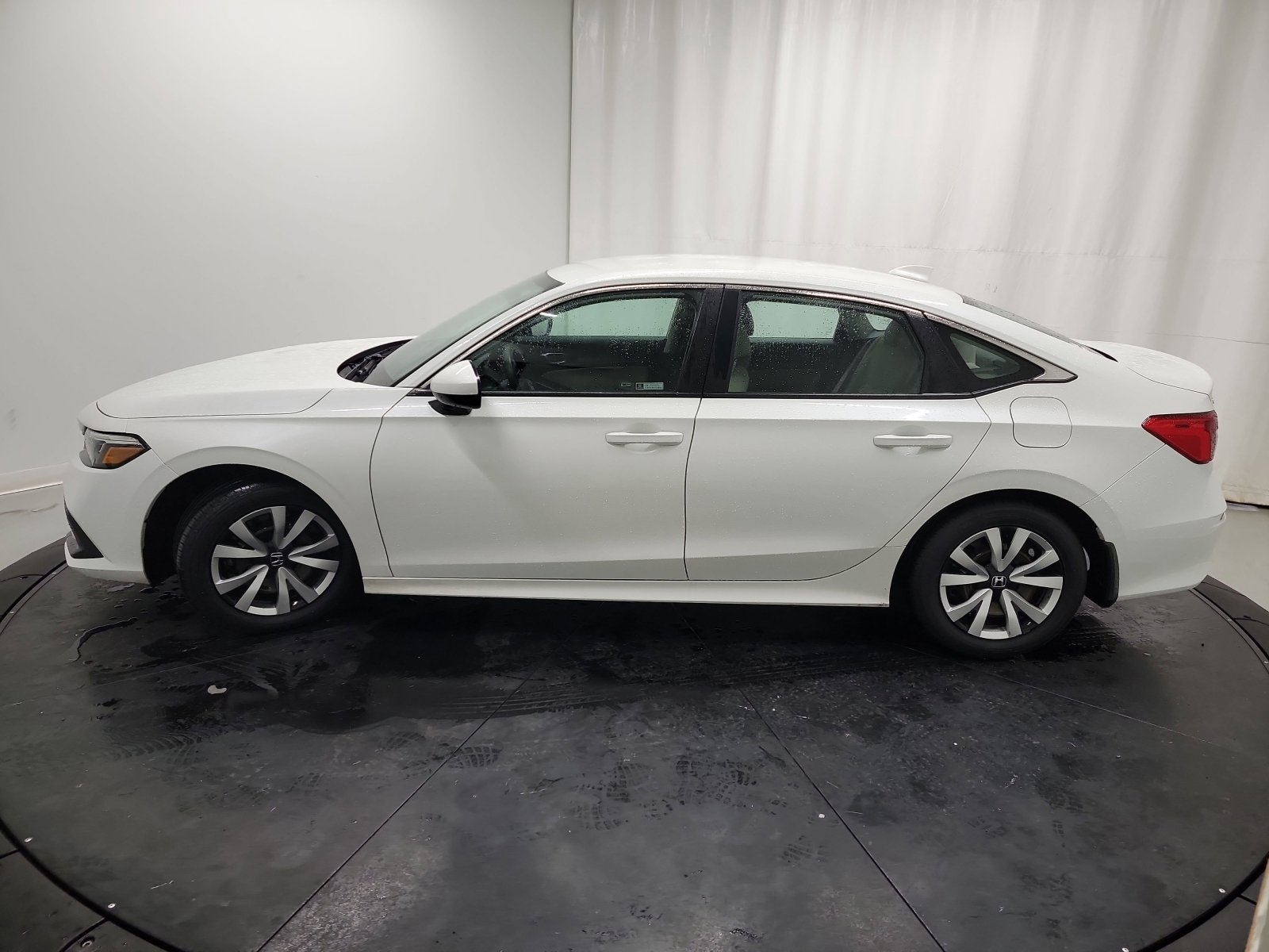 Used 2023 Honda Civic LX image 5