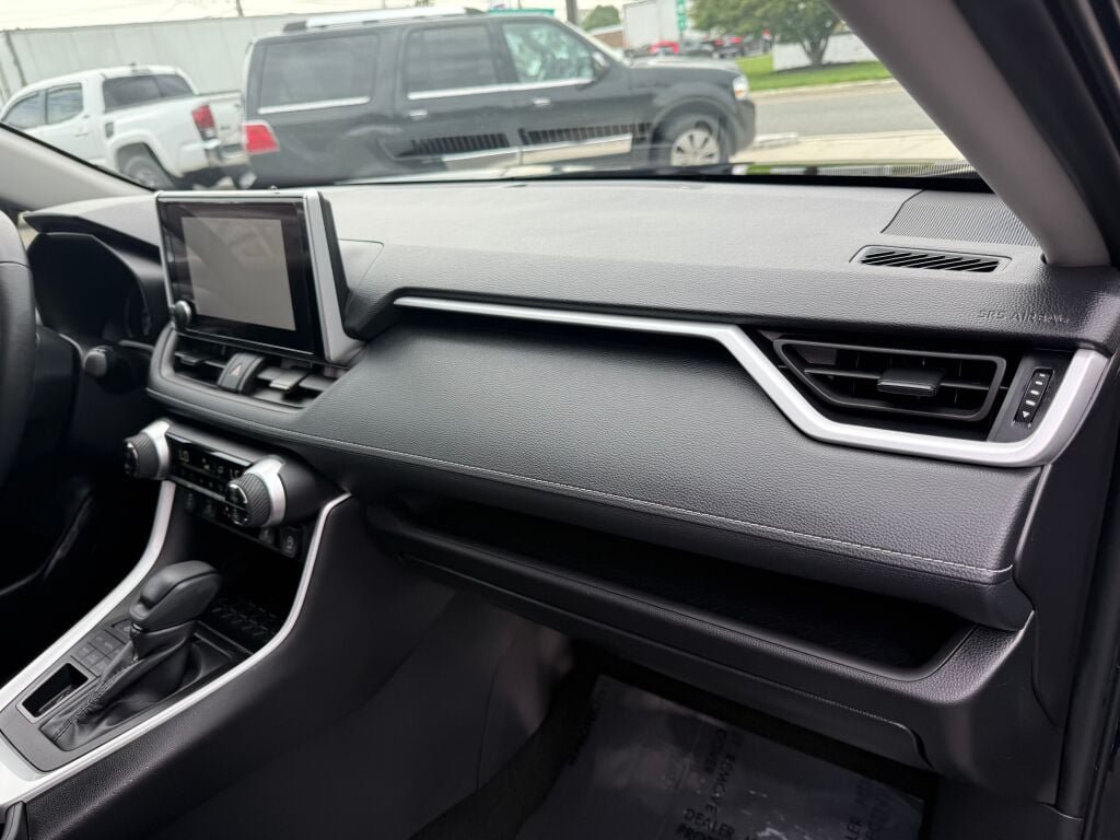 Used 2024 Toyota RAV4 XLE w/ Convenience Package AWD/4WD image 28