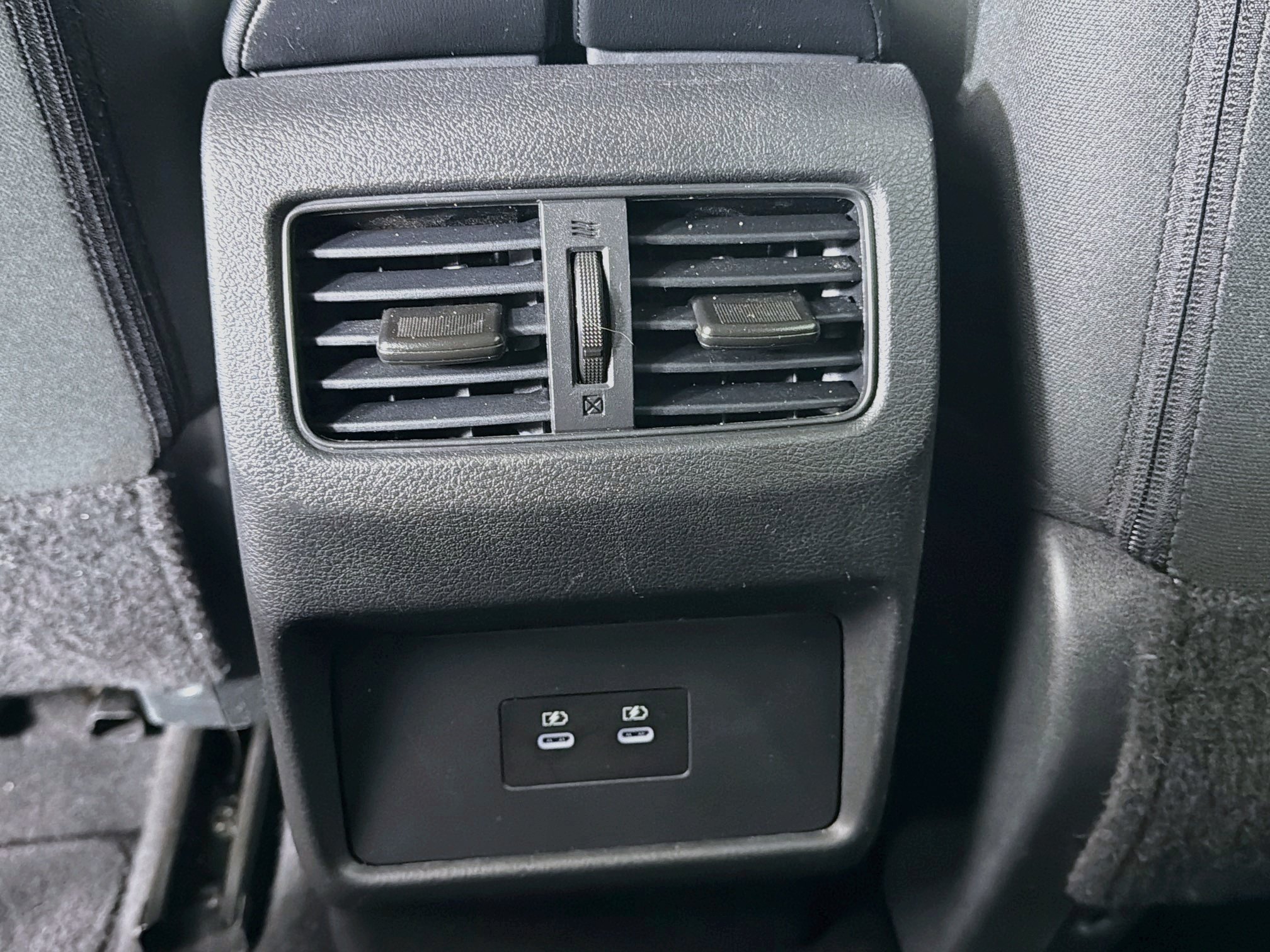 Used 2025 Nissan Rogue SV FWD image 26
