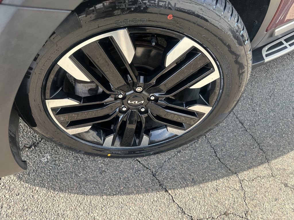 Used 2023 Kia Telluride SX Prestige image 2