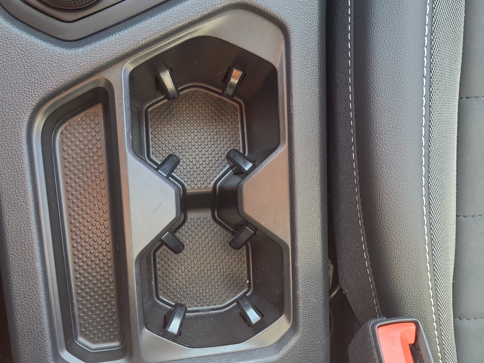 Used 2022 Volkswagen Taos SE image 16