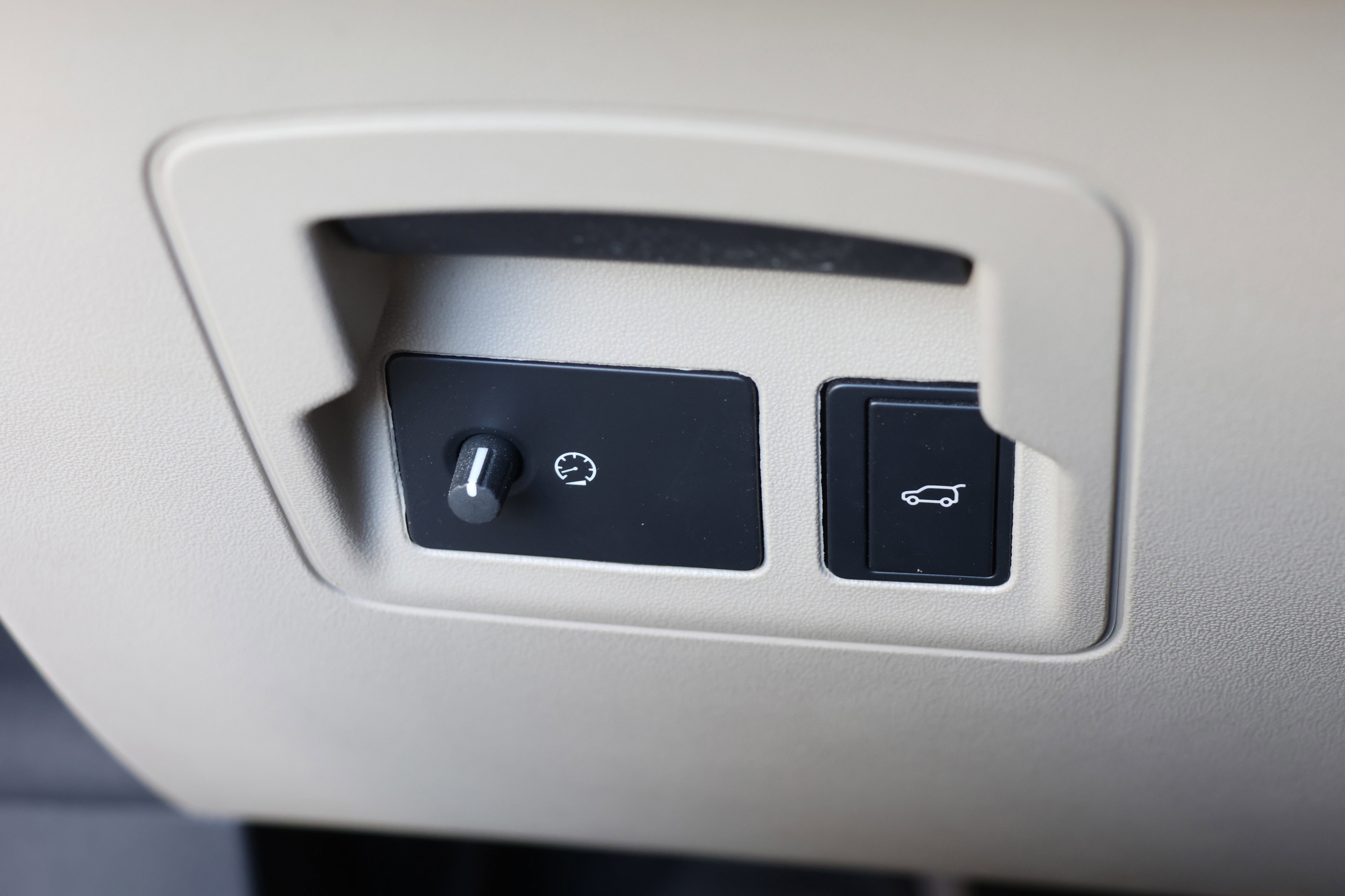 Used 2023 Land Rover Range Rover Velar S image 15