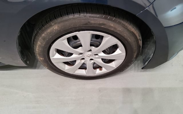Used 2025 Toyota Corolla LE FWD image 30