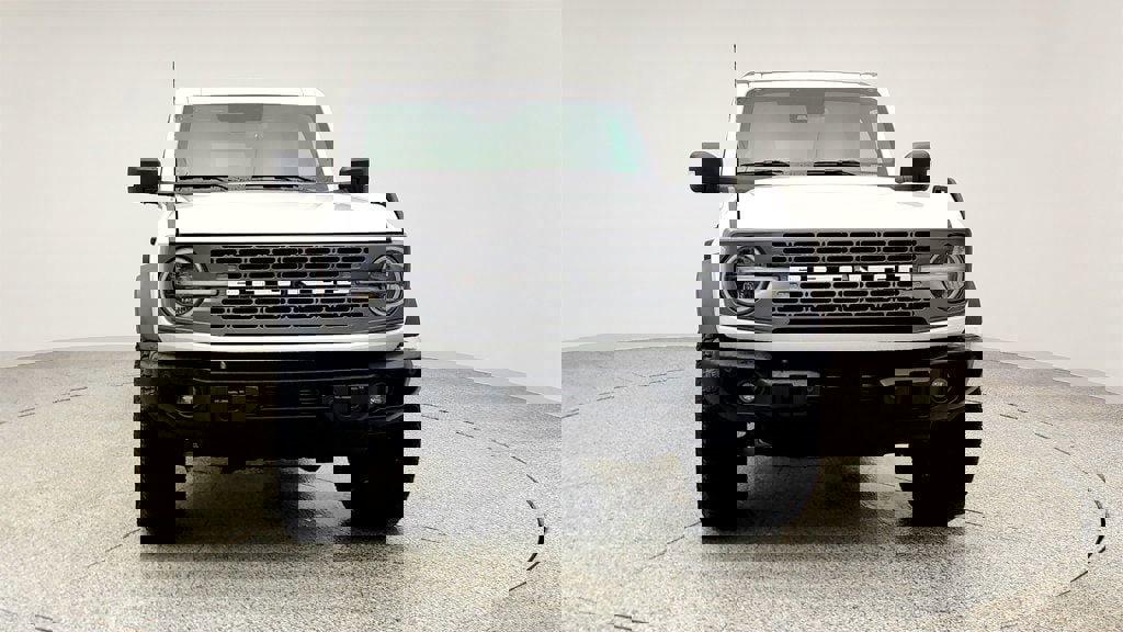 Used 2025 Ford Bronco Badlands image 2