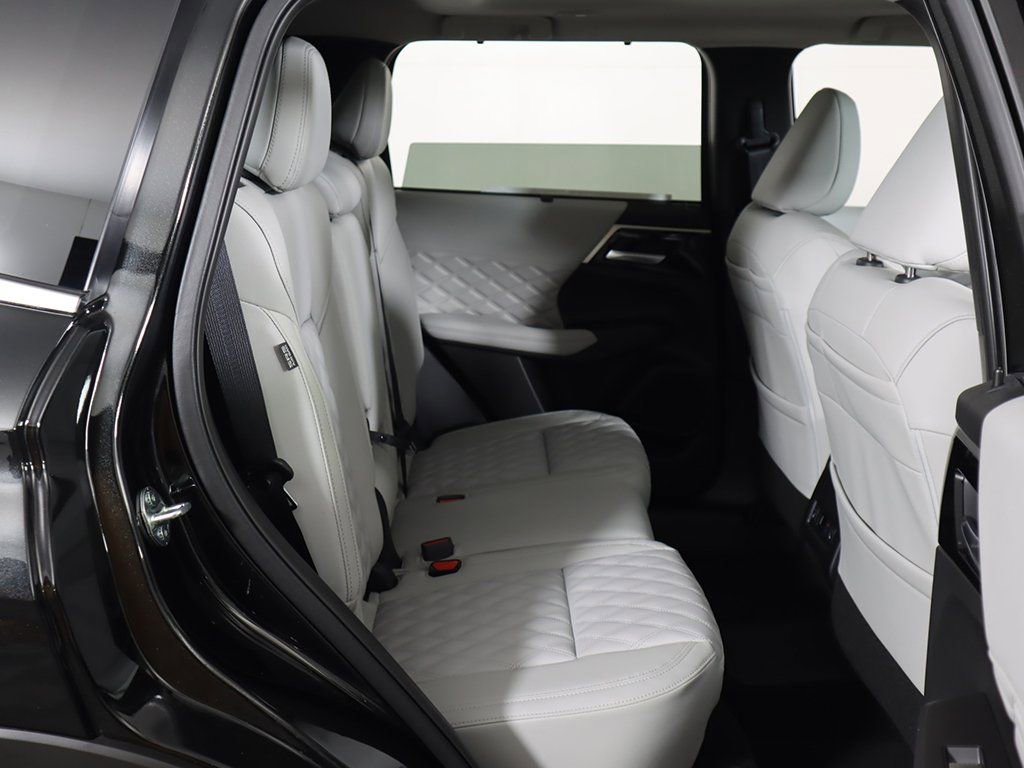 New 2025 Mitsubishi Outlander SEL AWD/4WD image 36