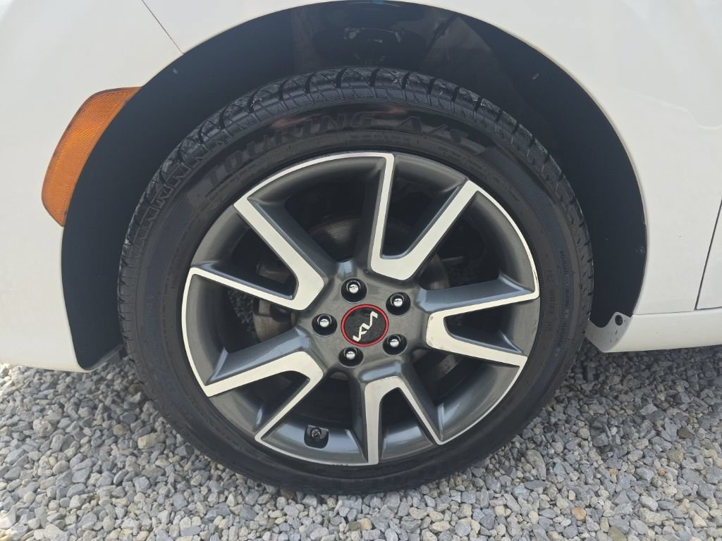 Used 2022 Kia Soul GT-Line FWD image 11